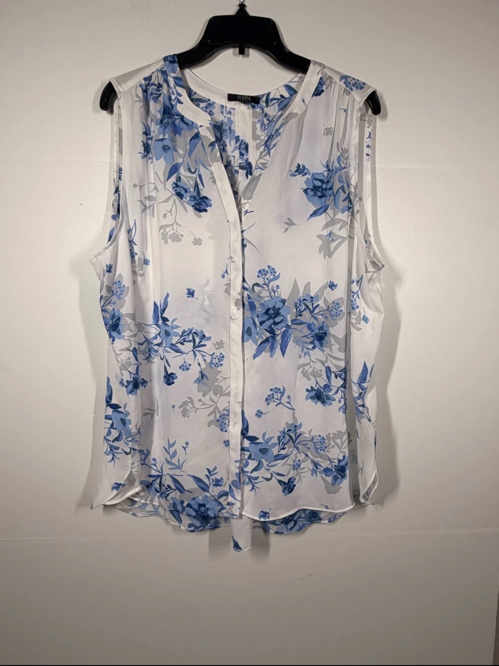 NYDJ White Sleeveless Blouse with Blue Floral Print XL like new - worn once